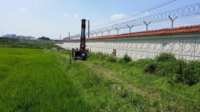 경기 평택시에 있는 주한미군 기지인 캠프 험프리스 주변 토양·지하수 오염 조사 현장. 평택시 제공