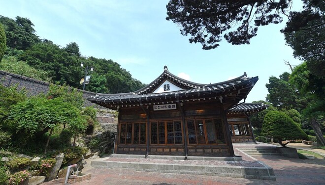 지난 8월 인천시 등록문화재 1호로 지정된 송학동 옛 시장관사(인천시민애집·1901년 건축). 인천시 제공