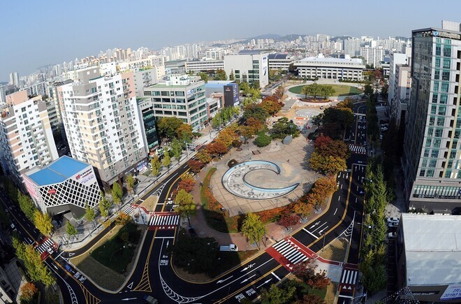 인천시청 앞 개방형 공원 ‘인천애뜰’ 전경. 인천시 제공