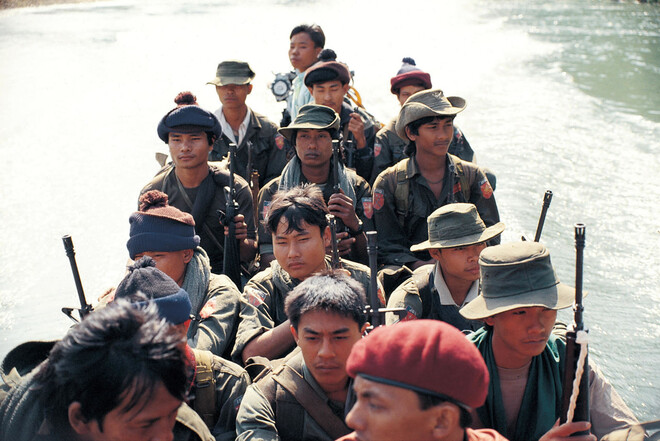 1994년 살윈강 전선을 가는 버마학생민주전선 학생군. 정문태 국제분쟁 전문기자
