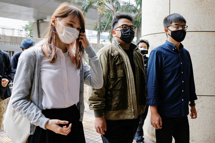 홍콩, 조슈아 웡 등 청년활동가 3인 전격 수감