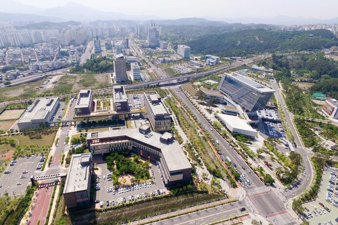 드론으로 촬영한 울산 중구 우정혁신도시 일부. 울산시 제공