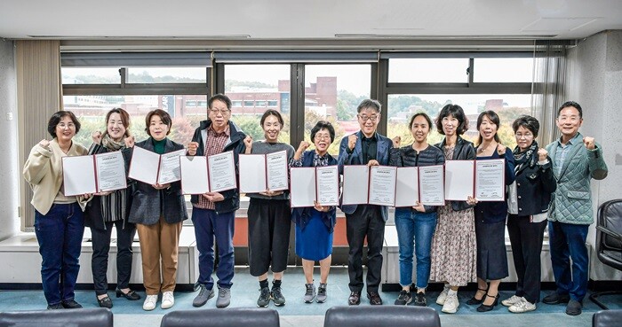 &nbsp; &nbsp; &nbsp; &nbsp; &nbsp; &nbsp; &nbsp; &nbsp; &nbsp; &nbsp; &nbsp; &nbsp; &nbsp; &nbsp; &nbsp; &nbsp; &nbsp; &nbsp; &nbsp; &nbsp; &nbsp; &nbsp; &nbsp; &nbsp; &nbsp; &nbsp; &nbsp; &nbsp; &nbsp; &nbsp; &nbsp; &nbsp; &nbsp; &nbsp; &nbsp; &nbsp; &nbsp;덕성여대-기후환경대응사업단 시민단체 협약식.덕성여대 제공