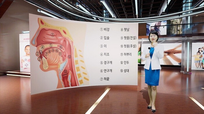 &nbsp; &nbsp; &nbsp; &nbsp; &nbsp; &nbsp; &nbsp; &nbsp; &nbsp; &nbsp; &nbsp; &nbsp; &nbsp; 언리얼 엔진 기술로 제작한 실감형 교육 콘텐츠 장면 1, 2, 3. 대구사이버대학교 제공