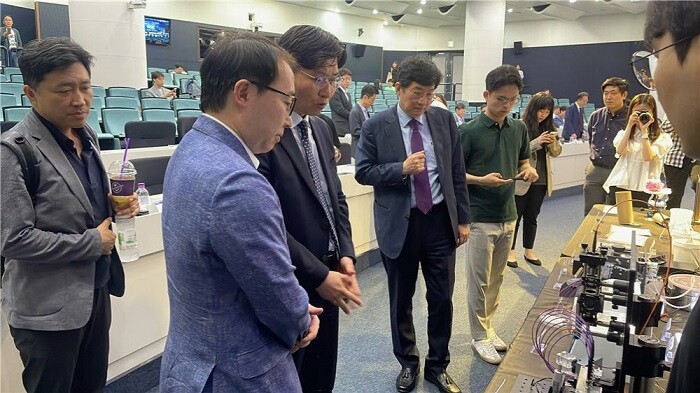 &nbsp; &nbsp; &nbsp; &nbsp; &nbsp; &nbsp; &nbsp; &nbsp; &nbsp; &nbsp; &nbsp; &nbsp; &nbsp; &nbsp; &nbsp; &nbsp; &nbsp; &nbsp;중앙대학교 보도자료(230626, 나노-광융합 바이오의료진단 연구센터, 우수 연구성과 창출센터 선정).중앙대 제공
