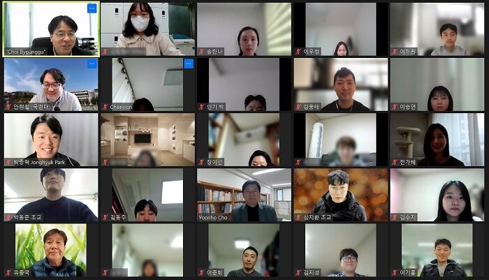 &nbsp; &nbsp; &nbsp; &nbsp; &nbsp; &nbsp; &nbsp; &nbsp; &nbsp; &nbsp; &nbsp; &nbsp; &nbsp; &nbsp; 국민대-NH농협, ‘인공지능활용’ 교육과정 수료식 사진. 국민대 제공