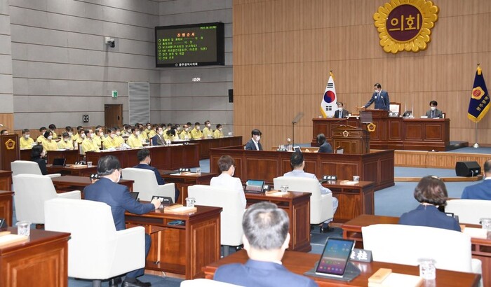 광주시의회가 지난 6월1일 본회의 열어 시정 질의를 하고 있다. 광주시의회 제공