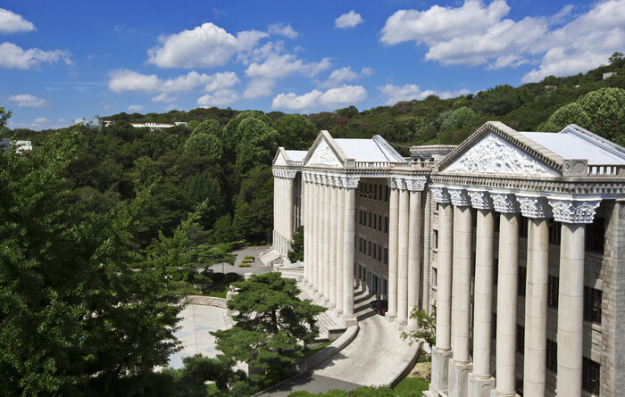 경희대 서울캠퍼스 본관. 경희대 제공