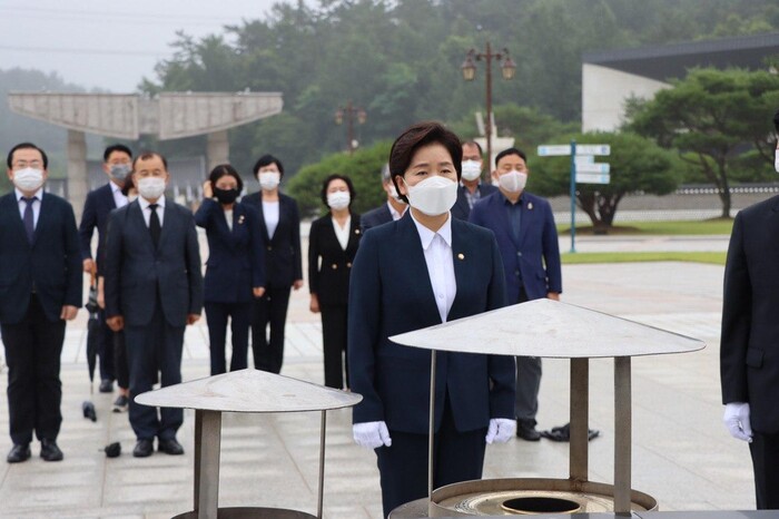 국립5·18민주묘지를 참배하고 있는 양향자 더불어민주당 최고위원. 양향자 의원실 제공