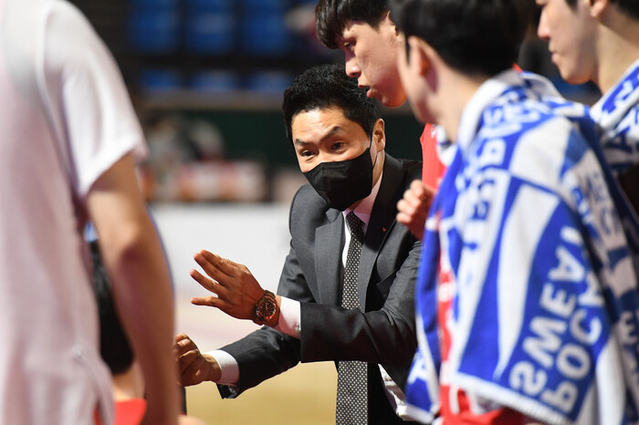 전희철 에스케이 감독. KBL 제공