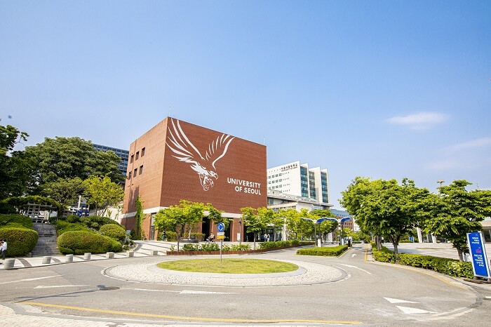  전경(정문 벽화).서울시립대 제공 전경(정문 벽화).서울시립대 제공