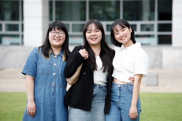 &nbsp; &nbsp; &nbsp; &nbsp; &nbsp; &nbsp; &nbsp; &nbsp; &nbsp; &nbsp; &nbsp; &nbsp; &nbsp; &nbsp; &nbsp; &nbsp; &nbsp; 대한민국 청년정책 공모전 대상을 수상한 성신여대 정치외교학과 ‘청성’팀. 성신여대 제공