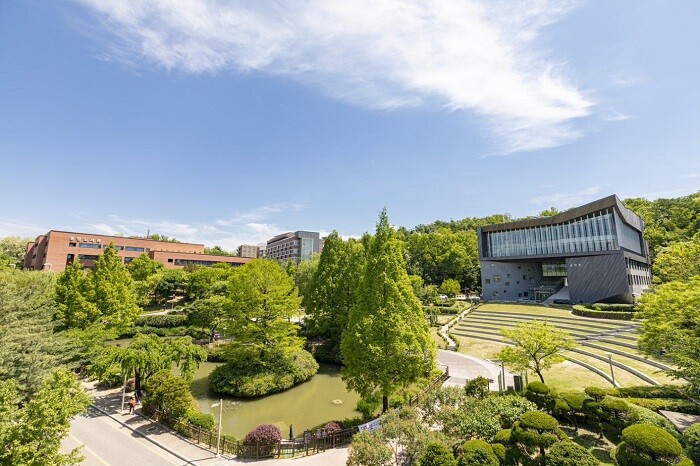  전경사진(음악관,중앙도서관).서울시립대 제공 전경사진(음악관,중앙도서관).서울시립대 제공