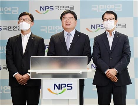 김용진 국민연금공단 이사장이 지난 20일 대국민 입장문을 발표하고 있다. 국민연금공단 제공 김용진 국민연금공단 이사장이 지난 20일 대국민 입장문을 발표하고 있다. 국민연금공단 제공