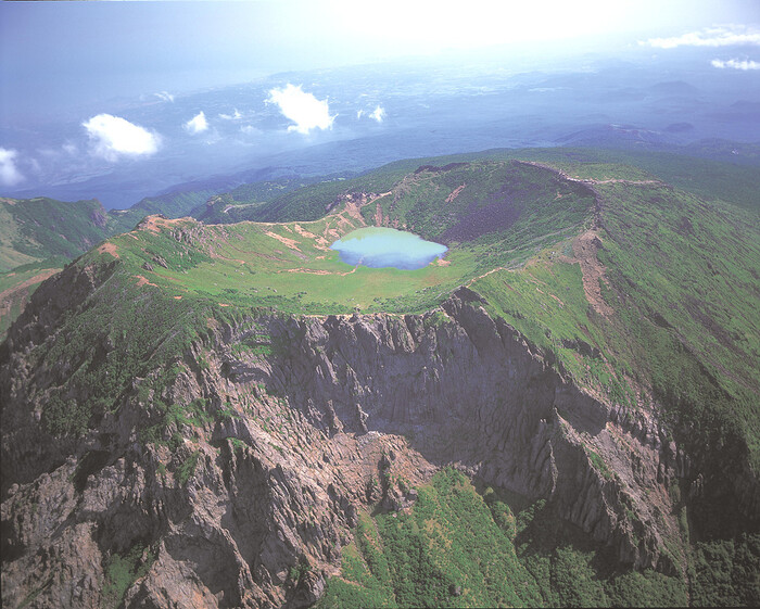 한라산 백록담.