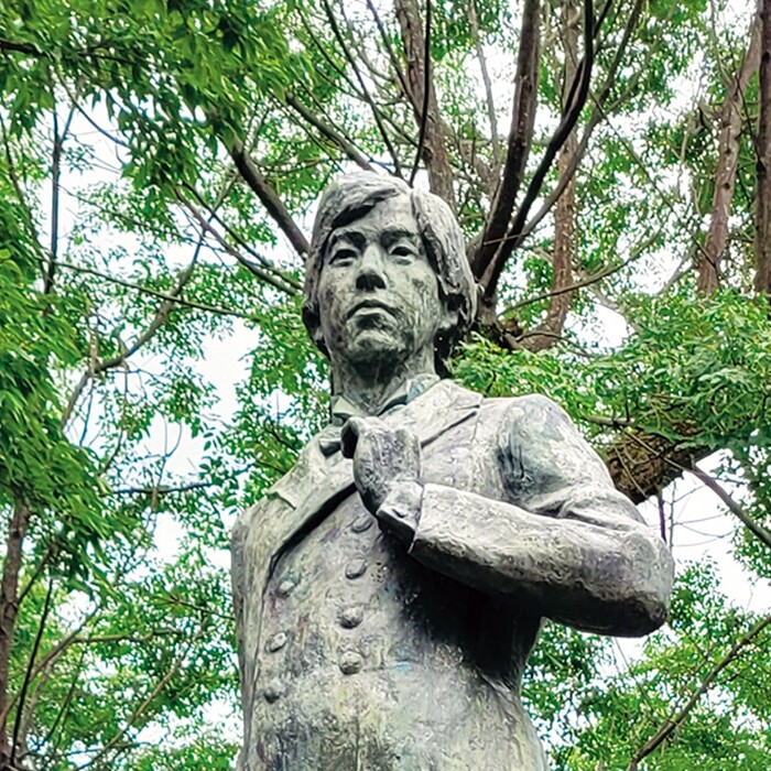 다나베 사쿠로의 동상.