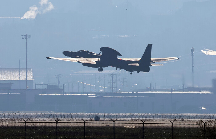 21일 경기도 평택시 주한미공군 오산기지에서 U-2S 정찰기가 이륙하고 있다. 평택/연합뉴스