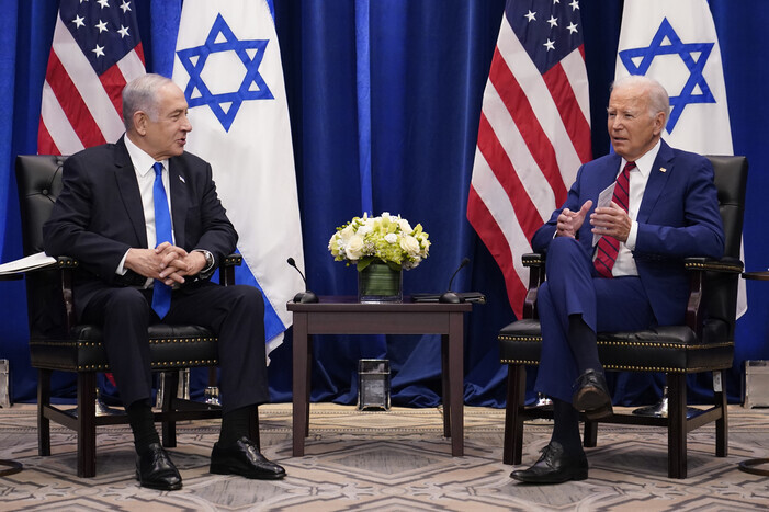 조 바이든 미국 대통령과 베냐민 네타냐후 이스라엘 총리가 9월20일 뉴욕에서 열린 유엔총회를 계기로 정상회담을 하고 있다. AP 연합뉴스