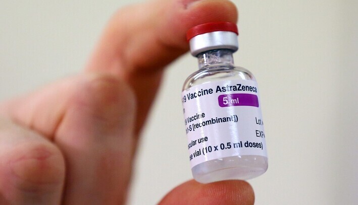 1천만명 접종한 영국 “화이자·아스트라제네카 백신 모두 안전”