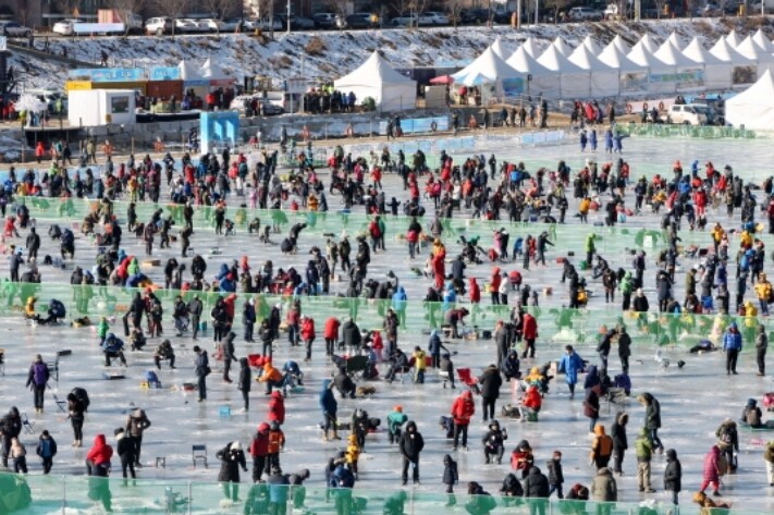 경기도 가평군 자라섬 겨울씽씽 축제장 모습. 가평군청 제공.