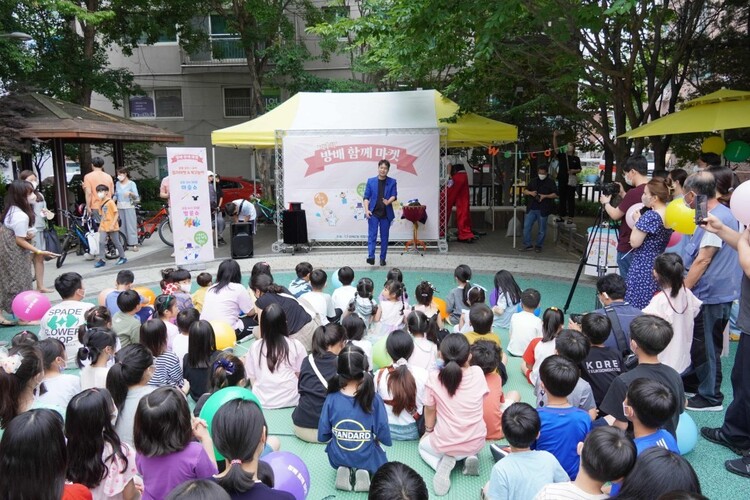 서울시 서초구 방배동에서 열린 ‘방배 함께마켓’의 행사 모습. 서울시 제공