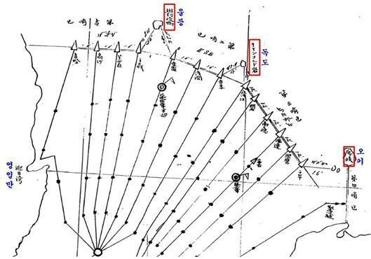 이상훈 교수가 일본 방위성 아시아역사자료센터에서 확인한 1903년 일본 해군의 동해안 훈련 작전 상황 그림인 ‘색적운동요령부도'의 일부분. 함대의 항로를 표시한 선들이 향하는 지점에 울릉도, 리안코루도(독도), 오키도 등의 섬 지명이 표기되어 있다. 이상훈 교수 제공