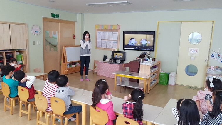 서울 동작구의 한 어린이집에서 코로나19로 인한 휴원에 따라 긴급돌봄서비스를 제공하고 있다. 동작구청 제공