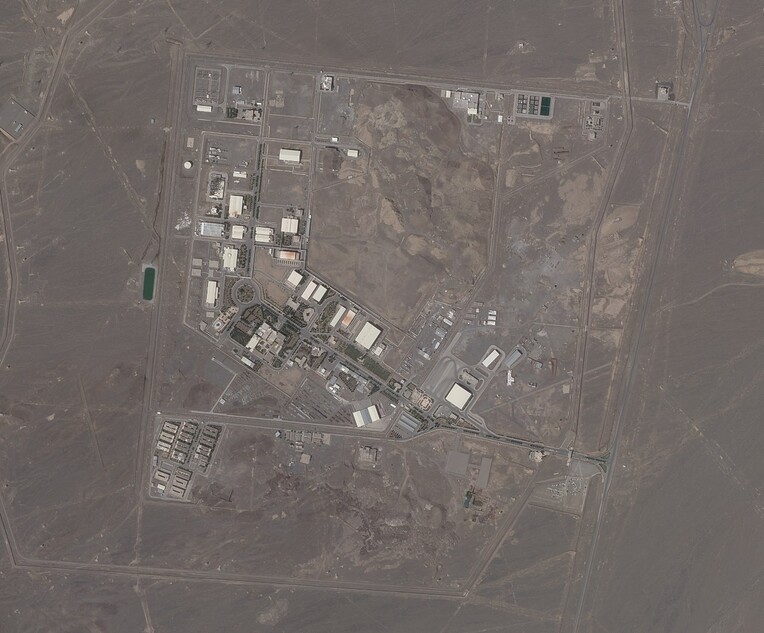 14일 이란 중부 나탄즈 핵시설의 인공위성 촬영 모습. AP 연합뉴스