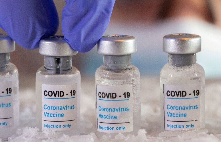 아스트라제네카 백신, ‘무증상 감염’도 27% 막는다