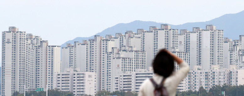 서울 잠실한강공원에서 바라본 강남 아파트 단지. 연합뉴스