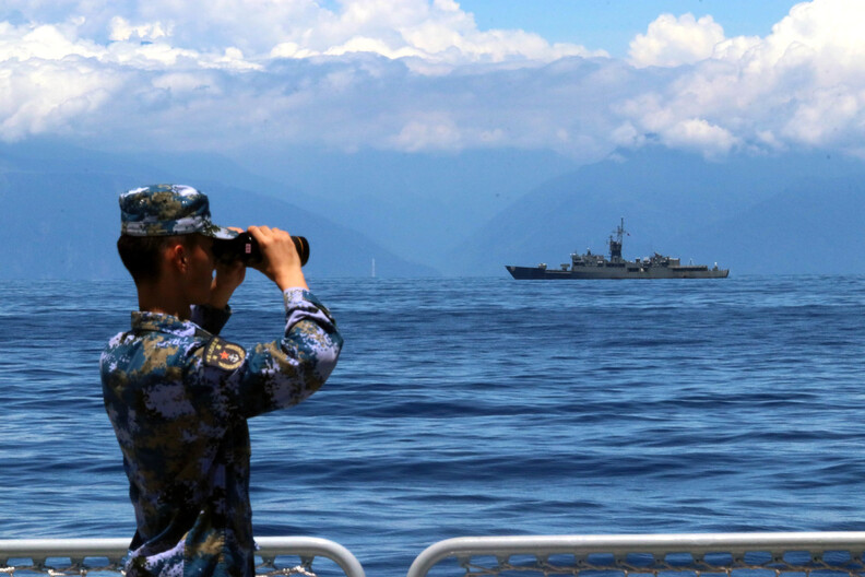 “대만 보인다”…중국군, 산과 군함 선명한 사진 공개한 의도는