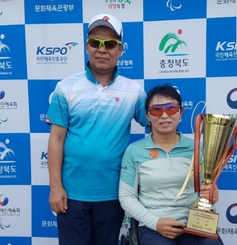 조장문(오른쪽)과 남편 김진환씨의 모습. 조장문 선수 제공