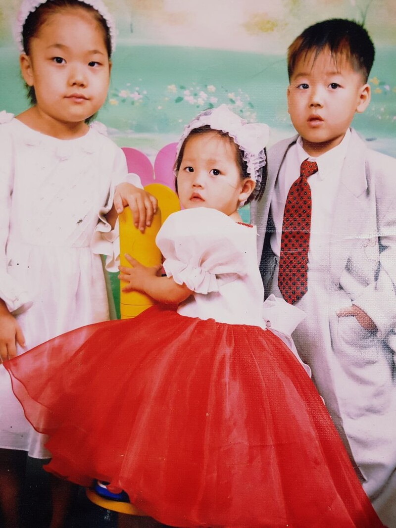 조경철씨와 한 살 위인 누나, 동생 경선씨의 어린 시절 모습. 유가족 제공