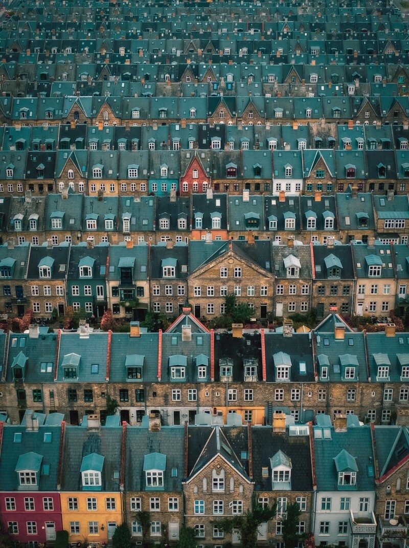 도시 부문 1위 ‘마을 옥상’(Rooftops of Kartoffelraekkerne Neighborhood) | Serhiy Vovk