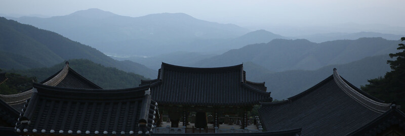 축서사 대웅전 옆에서 내려다본 풍경. 김선식 기자