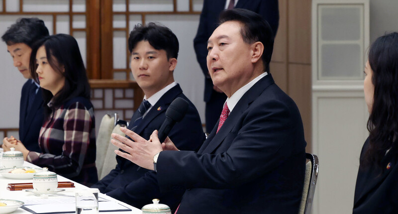 윤석열 대통령이 6일 용산 대통령실에서 열린 ‘교권 보호 4법 개정 계기 현장 교원과의 대화’ 행사에서 발언하고 있다. 대통령실사진기자단