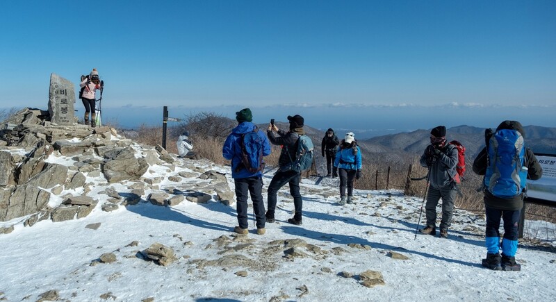 지난 8일 강원도 평창군 오대산 비로봉 정상. 사진 서재철 제공