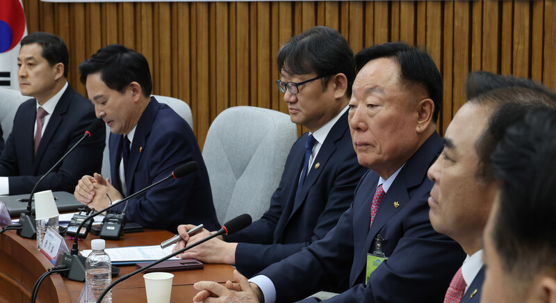 지난달 11일 오전 서울 여의도 국회에서 열린 ‘건설현장 불법·부당행위 근절대책 후속조치 관련 민·당·정 협의회’가 열리고 있다. 연합뉴스