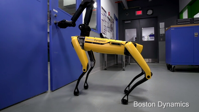 보스턴 다이내믹스의 4족 보행 로봇 ‘스폿’(Spot)이 문을 여는 모습. 보스턴 다이내믹스 제공