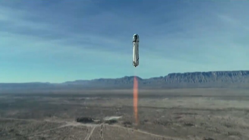 이륙하는 뉴셰퍼드 로켓과 캡슐. 웹방송 갈무리