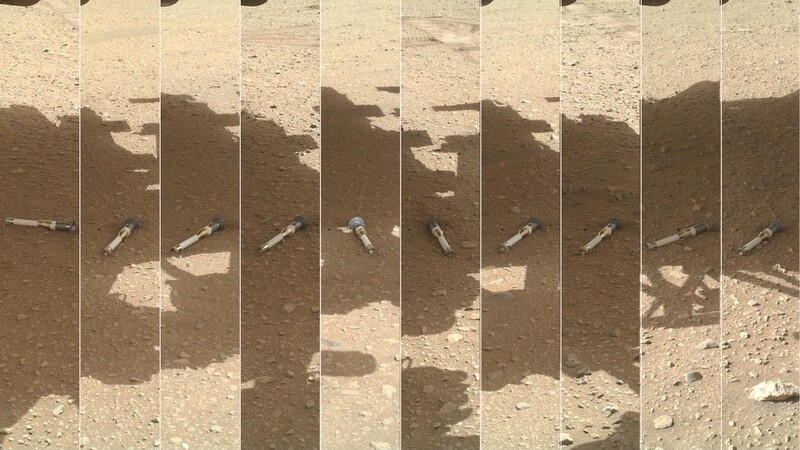 화성 노천 보관소로 지정된 지역에 떨궈진 10개의 시료 용기. 미국항공우주국 제공