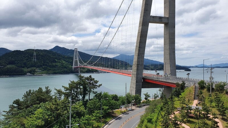 경남 하동군 노량리 노량대교 전망대에서 바라본 노량대교 전경. 최종훈 기자