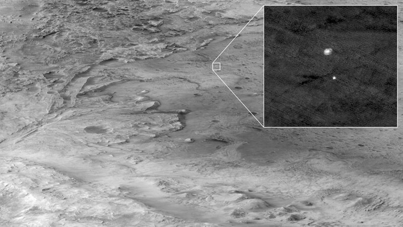 2년 전인 2021년 2월18일(미국 동부시각)&nbsp; 퍼시비런스가 화성 표면을 향해 하강하는 장면을 화성정찰궤도선이 촬영했다. 미국항공우주국 제공