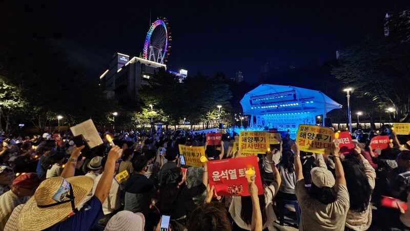 7일 저녁 대구시 중구 2·28기념중앙공원에서 열린 ‘윤석열 퇴진 월요 시국기도회에’ 천주교정의구현전국사제단 소속 신부들과 시민 1000여명이 모였다. 김규현 기자