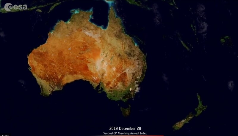 2019년 12월28일에 촬영한 호주 대륙. 남동쪽에서 연기구름이 형성되기 시작했다.