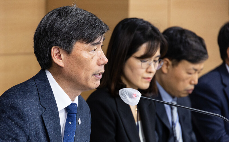 박구연 국무조정실 1차장이 12일 정부서울청사에서 후쿠시마 원전 오염수 전문가 현장 시찰단 관련 브리핑을 하고 있다. 연합뉴스