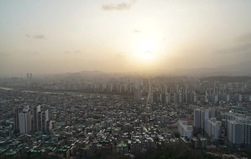 서울은 기후변화지수 종합 7위에 올랐다. 기후유형이  현재의 `대륙성 더운 여름'에서 `온대성 건조 겨울 더운 여름' 기후로 바뀔 것으로 예측됐다. 픽사베이