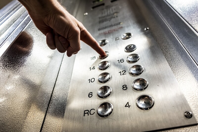 미국 질병통제예방센터가 엘리베이터 이용에 관한 새 지침을 마련했다. 픽사베이