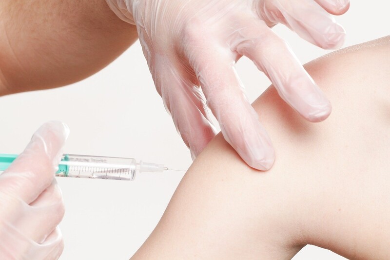 독감 백신을 맞으면 코로나19 감염 위험이 줄어들 수 있다는 연구 결과가 나왔다. 픽사베이