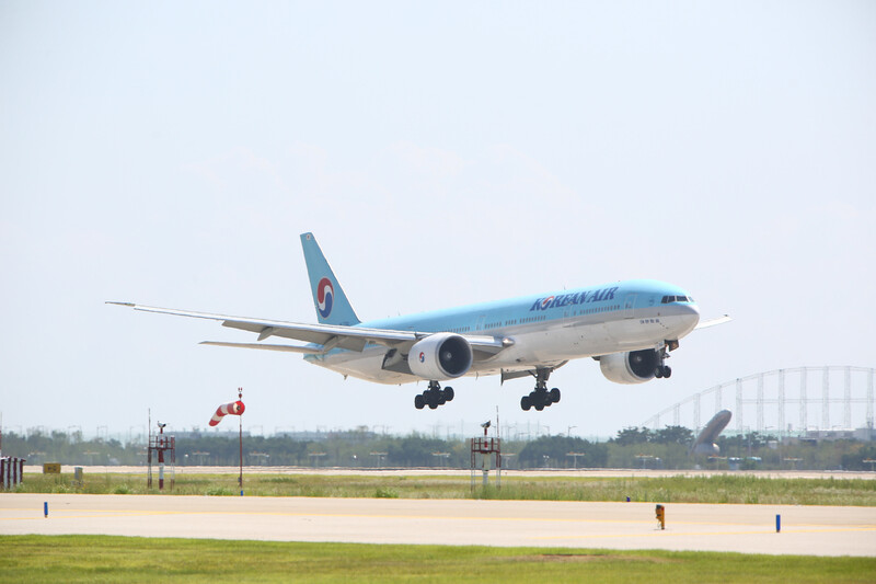 인천공항을 출발해 마이애미까지 1만3405㎞를 기착 없이 날아간 대한항공 B777-300ER 항공기. 대한항공 제공